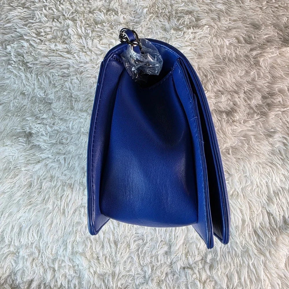 Badgley Mischka Blue Quilted Crossbody Bag BM-4152‎ Chain Trim NWT